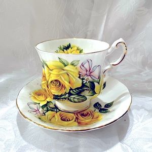 Vintage Royal Crest fine bone china Tea Cup & Saucer